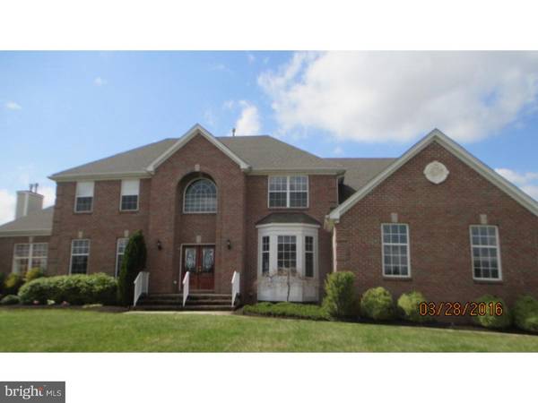 2 JONATHAN DR, Robbinsville, NJ 08691