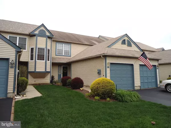 8 LAUREL CT, Hamilton, NJ 08690