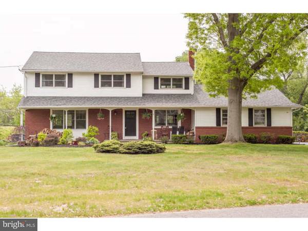 6 WOODCROFT DR, Robbinsville, NJ 08690