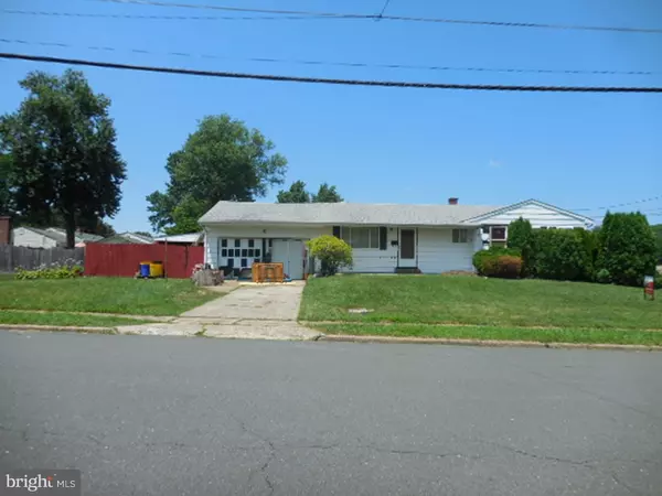 28 MARQUIS RD, Ewing, NJ 08638