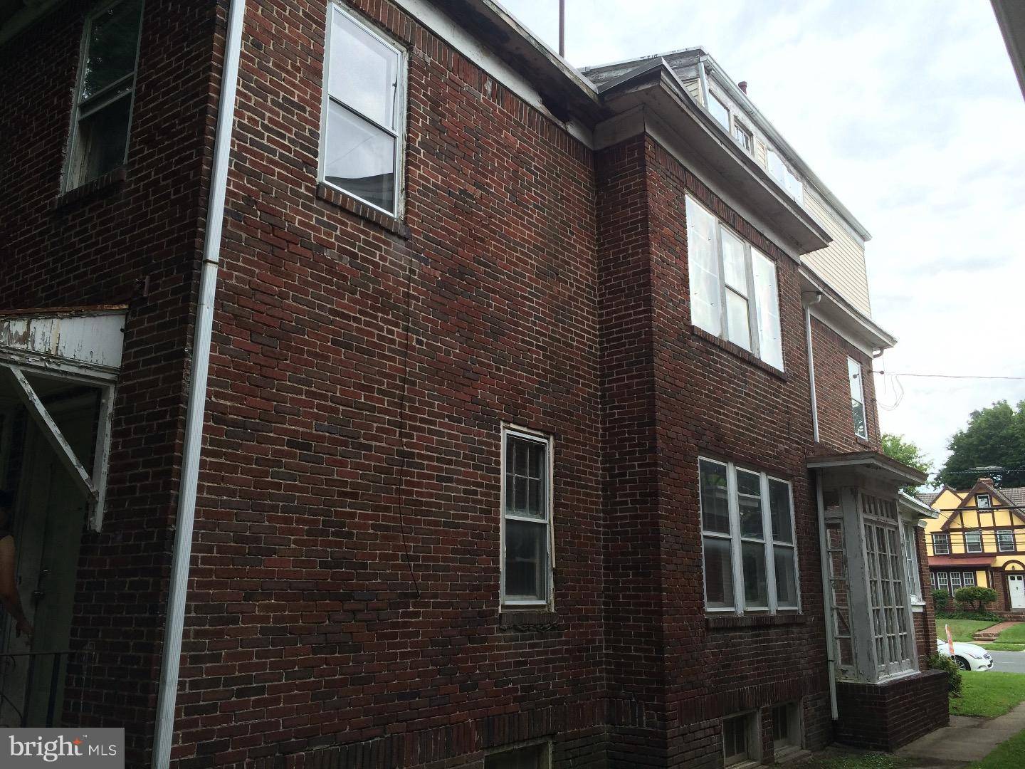 Trenton, NJ 08618,1430 W STATE ST