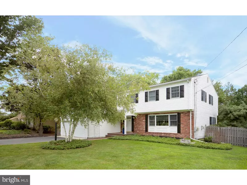 14 WESTWOOD DR, Ewing, NJ 08628