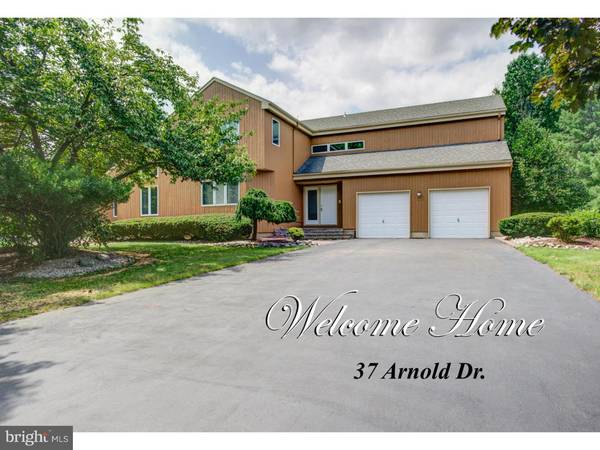 37 ARNOLD DR, West Windsor, NJ 08550