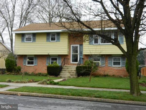 106 S WAYNE ST, Robesonia, PA 19551