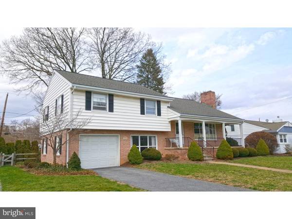 1655 DAUPHIN AVE, Wyomissing, PA 19610