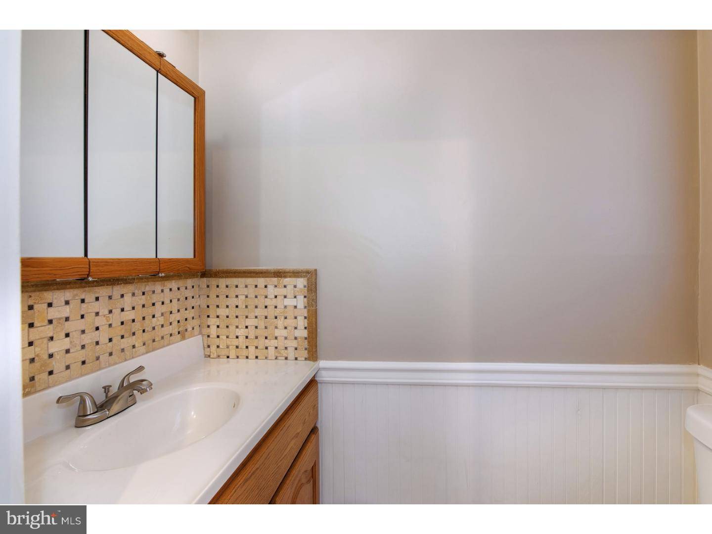 Reading, PA 19606,829 POSSUM LN