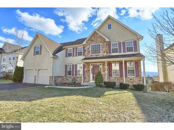 16 HUNTERS HILL DR, Morgantown, PA 19543