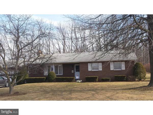 13 LINCOLN DR, Hamburg, PA 19526