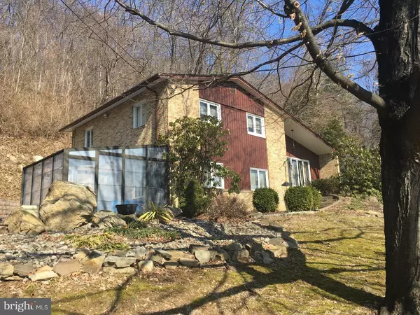 Reading, PA 19606,212 W NEVERSINK RD