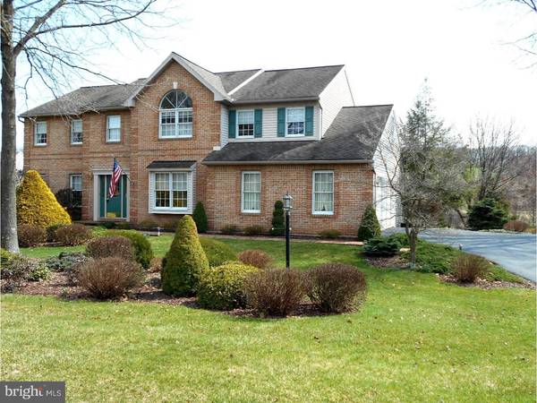 9 FAIRWAY DR, Bernville, PA 19506