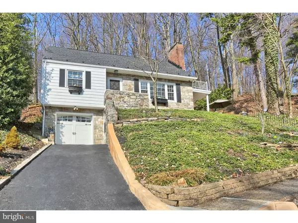 212 SUMMIT AVE, Mount Penn, PA 19606