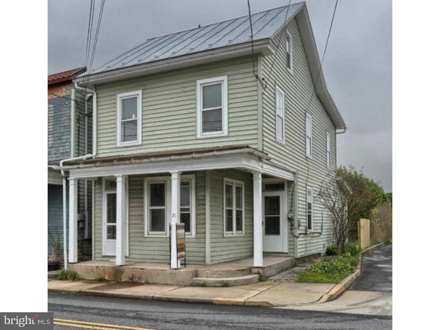 71 MAIN ST, Strausstown, PA 19559