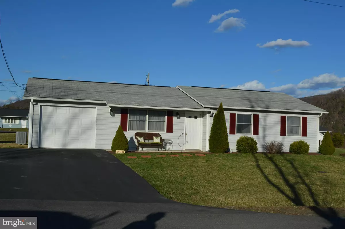 Keyser, WV 26726,220 MEADOW DR