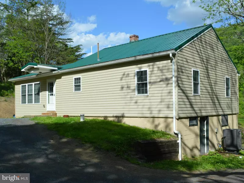 1839 PATTERSON CREEK VILLAGE PIKE, Ridgeley, WV 26753