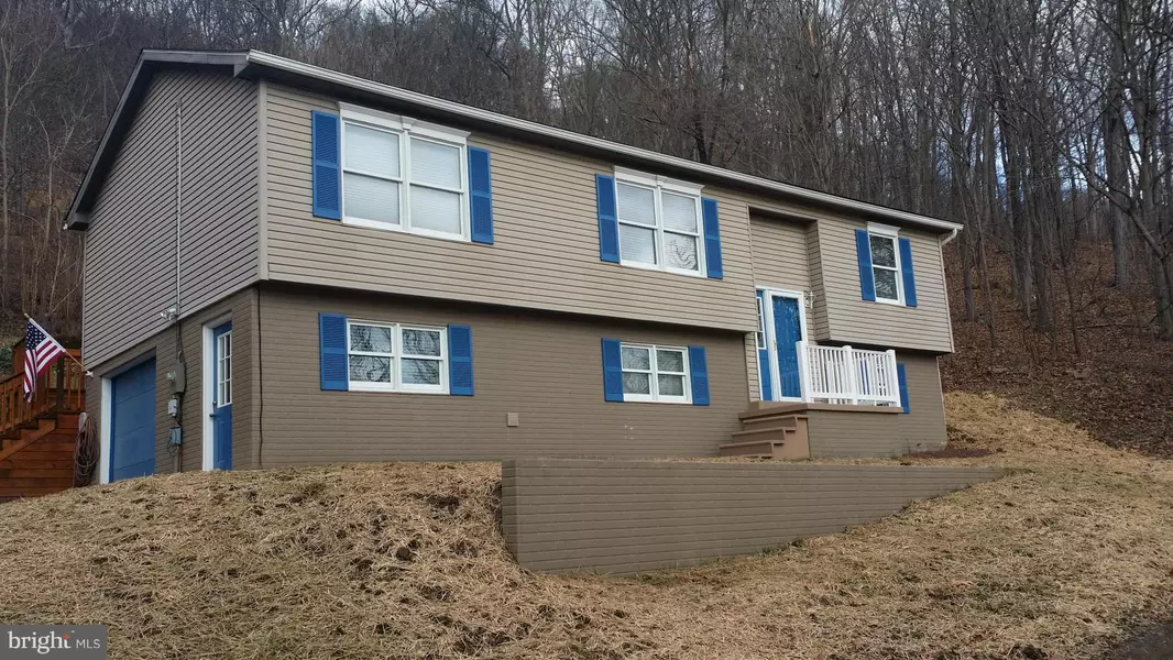 54 OAK ST, Ridgeley, WV 26753