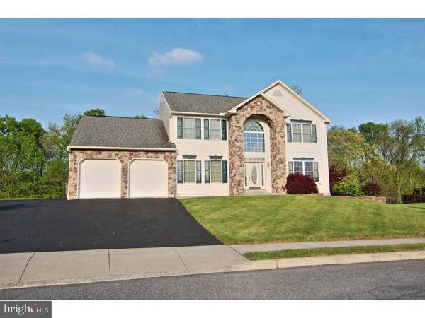 4992 THORNBURY CIR, Douglassville, PA 19518