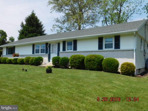 36 DEPPEN DR, Womelsdorf, PA 19567