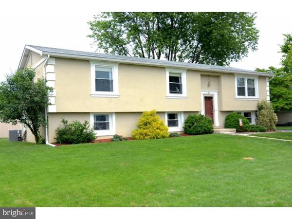 35 MAYWOOD AVE, Sinking Spring, PA 19608