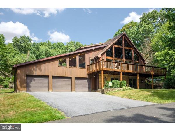 2093 SQUIRE LN, Hellertown, PA 18055