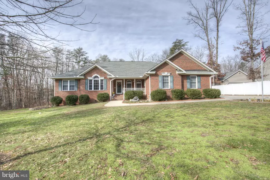 2408 HORSESHOE BEND DR, Bumpass, VA 23024