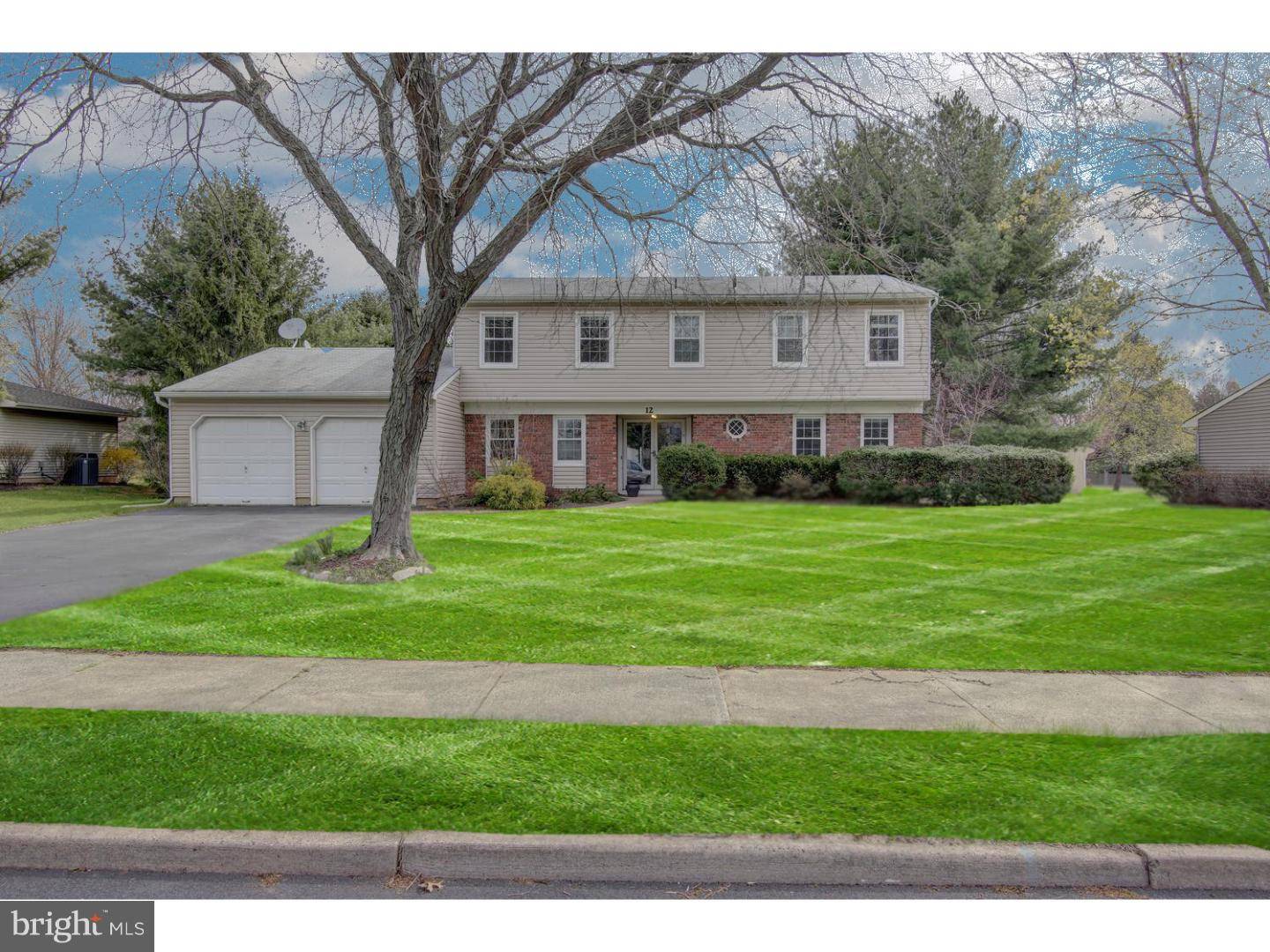 12 MACKENZIE LN, Plainsboro, NJ 08536