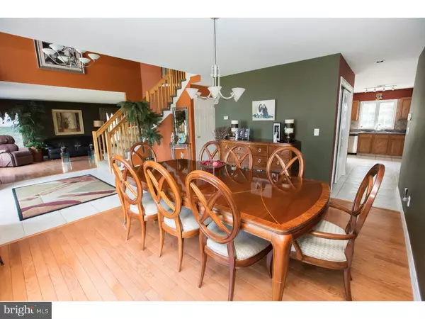 Monroe, NJ 08831,17 ROBIN LN