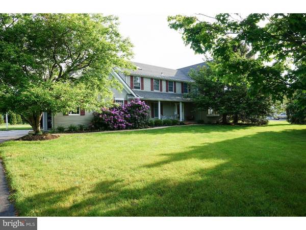 12 PARKVIEW RD, Cranbury, NJ 08512