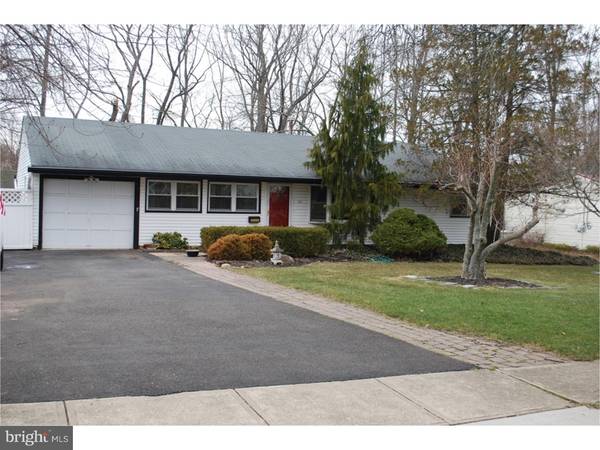 27 CRANSTON RD, Kendall Park, NJ 08824