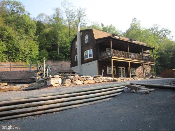 2010 CREEK RD, Pitman, PA 17964