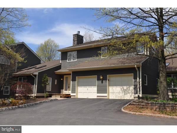 3 COUNTRY CLUB DR, Annandale, NJ 08801