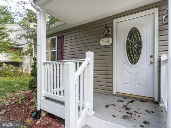 Lusby, MD 20657,754 OX BOW LN