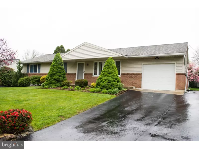 7585 VIOLET CIR, Macungie, PA 18062