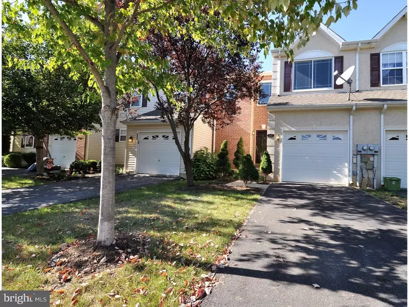 6957 HUNT DR, Macungie, PA 18062