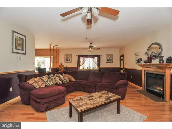 Cream Ridge, NJ 08514,16 STACEY DR