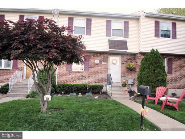 61 COLONIAL CIR, Aston, PA 19014