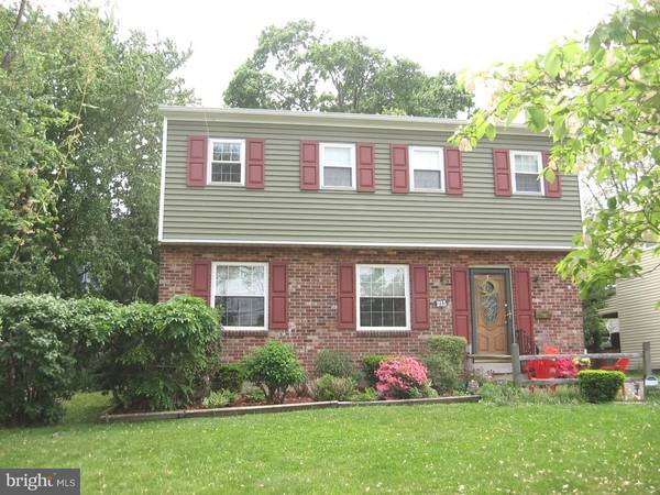 215 N WOODLAWN AVE, Aldan, PA 19018