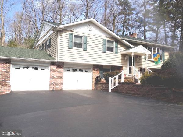 25 CONCORD RD, Garnet Valley, PA 19061