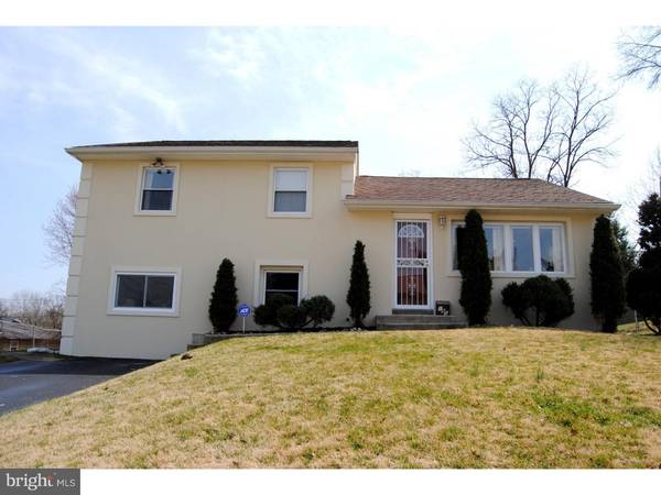 185 CRANBOURNE DR, Broomall, PA 19008