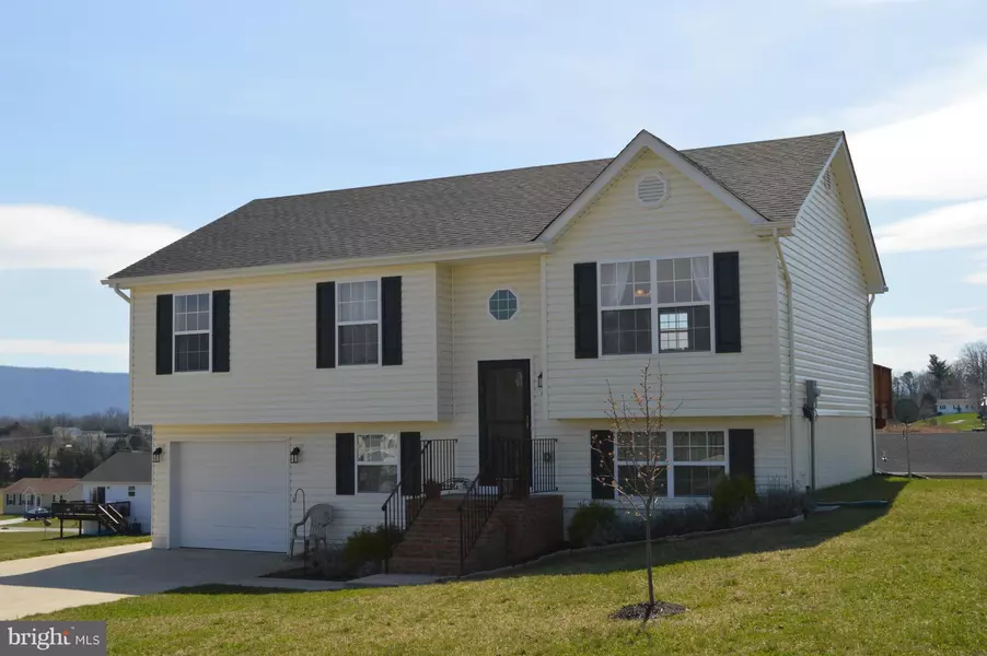 62 SILVER CT, Maurertown, VA 22644