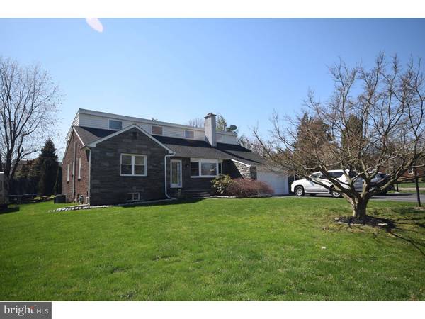 521 PARKWAY W, Broomall, PA 19008