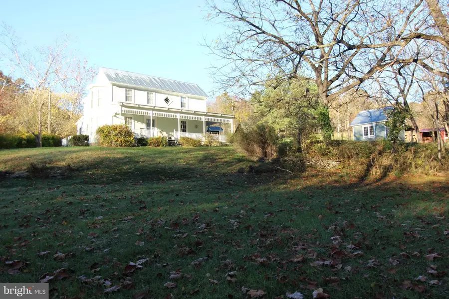 897 WOODVILLE RD, Toms Brook, VA 22660