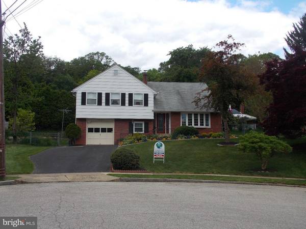 1042 CROZER LN, Springfield, PA 19064