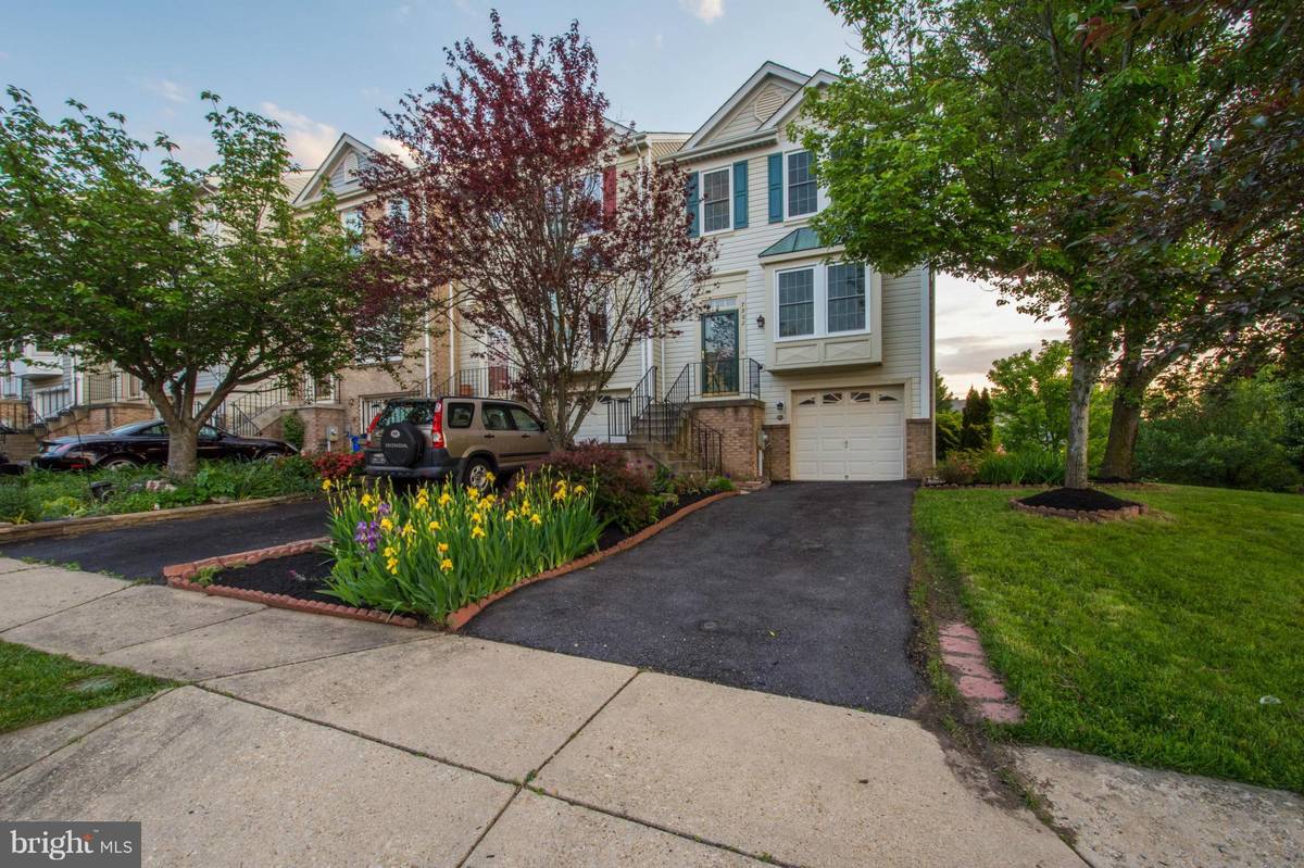 Ellicott City, MD 21043,7902 BRIGHTMEADOW CT