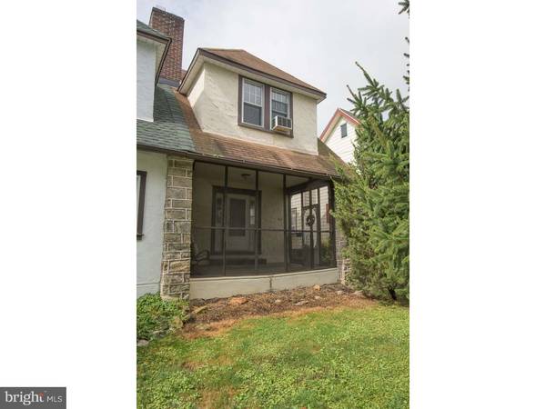 330 LAKEVIEW AVE, Drexel Hill, PA 19026