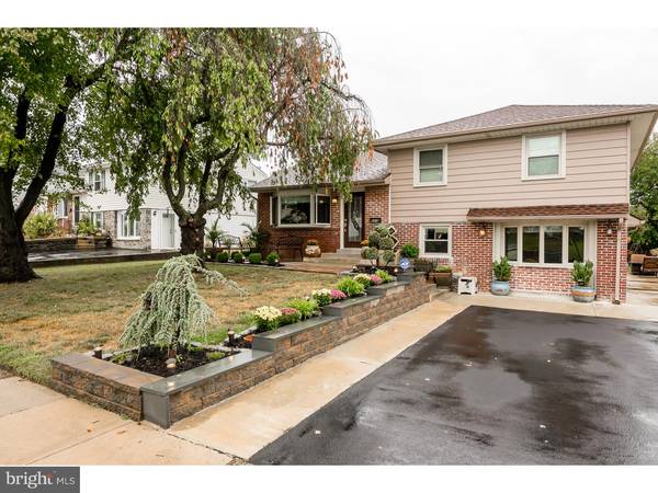 223 ASHFORD DR, Broomall, PA 19008