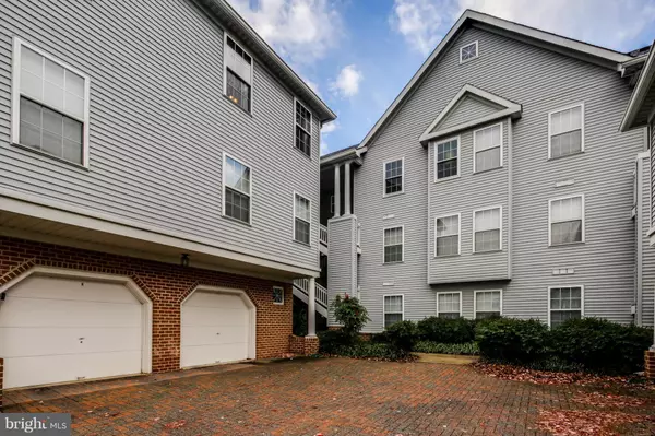 Columbia, MD 21044,5824 WYNDHAM CIR #301