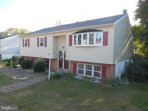 820 LITWA LN, Aston, PA 19014