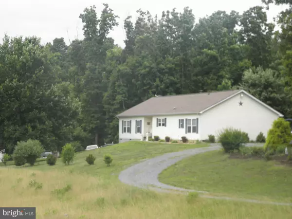 178 LIZZIE MILLS RD, Castleton, VA 22716