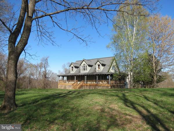 64 MENEFEE MOUNTAIN RD, Washington, VA 22747