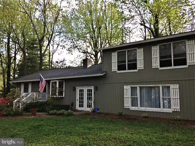 125 APACHE TRL, Chester Gap, VA 22623